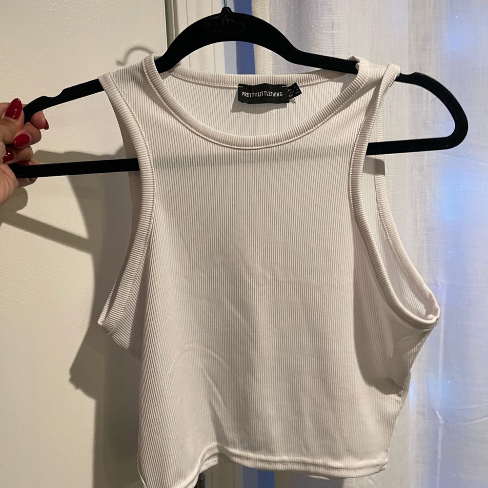 PrettyLittleThing White Ribbed Crop Top